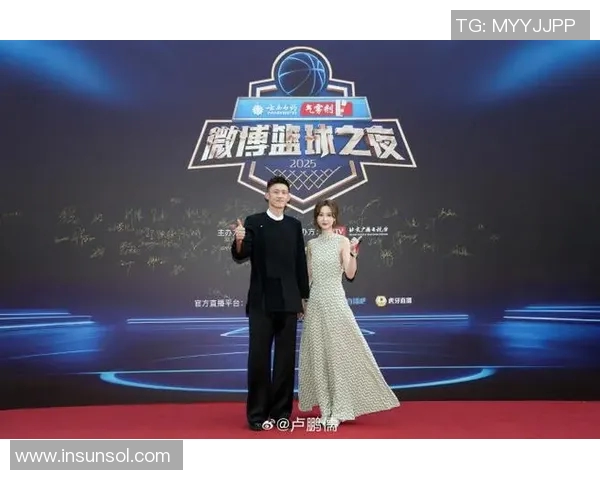 周鹏：从青涩少年到篮球巨星的奋斗历程与荣耀时刻