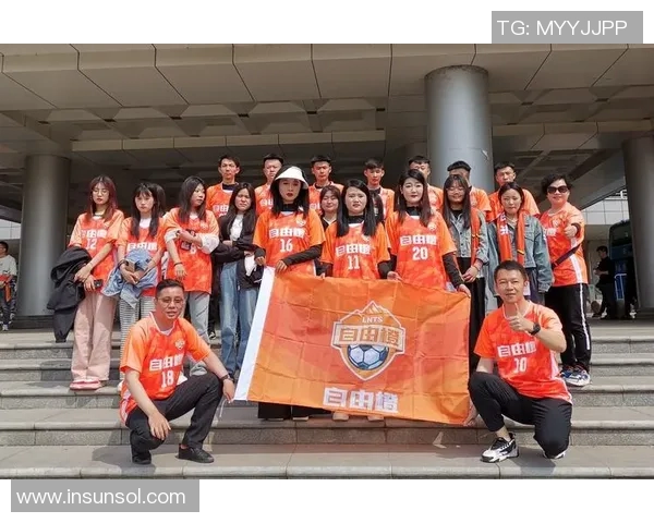 格拉夫与埃国青年激战正酣谁能在这场对决中笑到最后