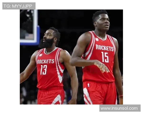 火箭队与灰熊队激战正酣精彩对决引发球迷热议