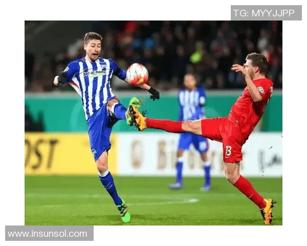 弗来堡主场迎战赫塔争夺三分双方战术博弈引人关注 弗来堡主场迎战赫塔争夺三分双方战术博弈引人关注