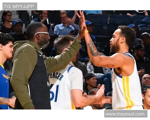 勇士与火箭激战回顾精彩瞬间录像回放分析与解读 勇士与火箭激战回顾精彩瞬间录像回放分析与解读