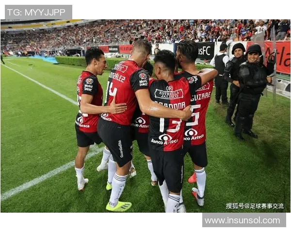 大阪钢花与札幌冈萨的激烈对决展现足球魅力与团队精神 大阪钢花与札幌冈萨的激烈对决展现足球魅力与团队精神