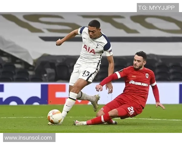 安特卫普与安的较量揭示足球战术与团队合作的重要性