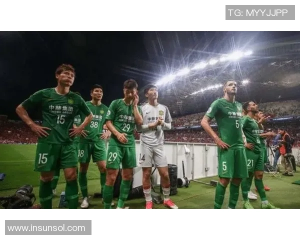 国安主场迎战恒大争夺榜首之战精彩对决引发球迷热议