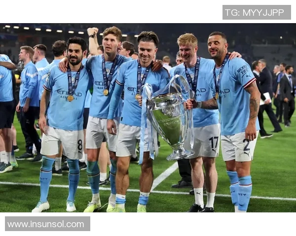 德布劳内领衔曼城新赛季征程球迷期待他的精彩表现与战术智慧