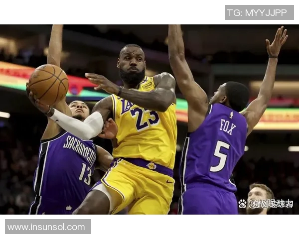 詹姆斯狂砍40分10篮板7助攻湖人加时逆转勇士成功晋级季后赛