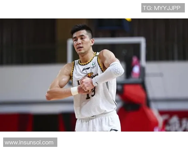 钟诚的成长之路：从青涩少年到职场精英的奋斗历程与心路历程