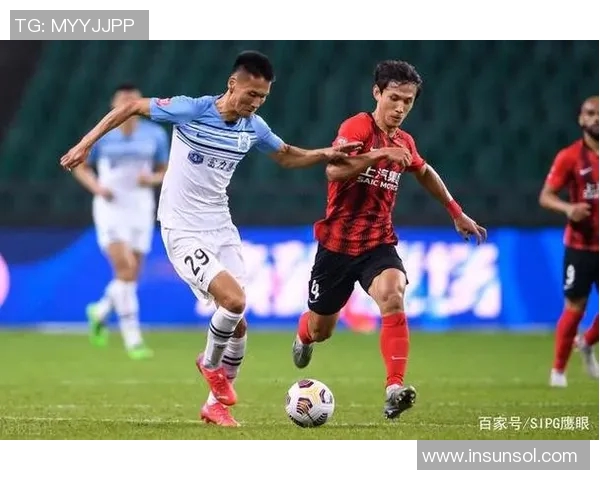 深圳足球队与重庆足球队赛后复盘分析两队状态及表现对比